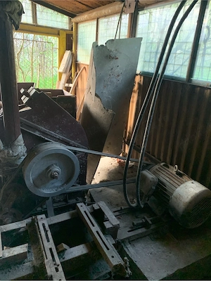 Vând moară(de ciocane) pentru uruială.