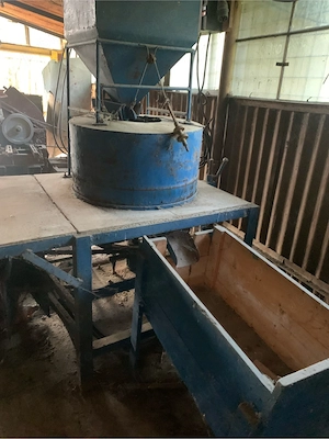 Vând moară (de piatră) pentru făină de mămăligă - imagine 3