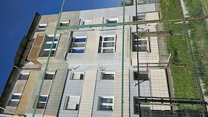 Vand apartament 3 camere etaj 1 semidecomandat