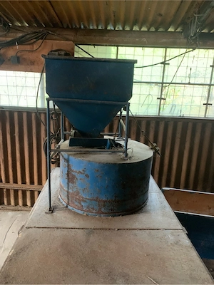 Vând moară (de piatră) pentru făină de mămăligă - imagine 2