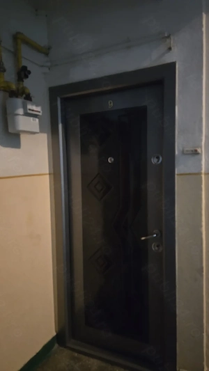 Vand apartament 3 camere etaj 1 semidecomandat - imagine 2