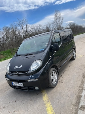 vand sau schimb Opel Vivaro 2.5 Diesel, 8 locuri