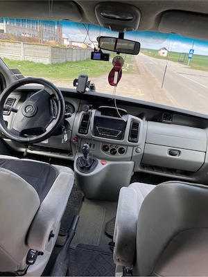 vand sau schimb Opel Vivaro 2.5 Diesel, 8 locuri - imagine 5