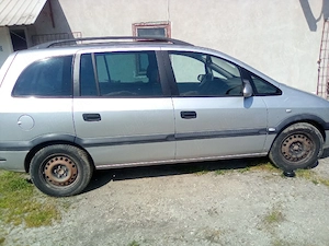 Opel Zafira  - imagine 2