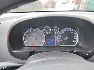 Hyundai I3  benzina (16v) - 109 cp - imagine 9