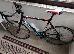 Vând cursiera Velocity 