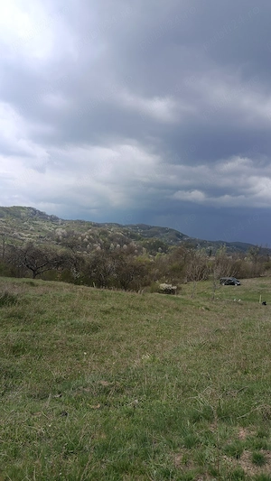 Vând teren la Tigveni aproape de nodul rutier A1