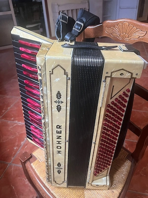 Acordeon Hohner   stare foarte bună   sunet clar - imagine 5