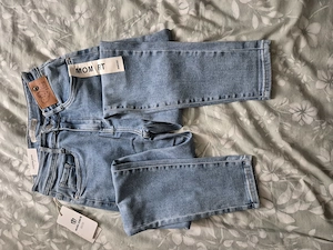 Blugi mom fit
