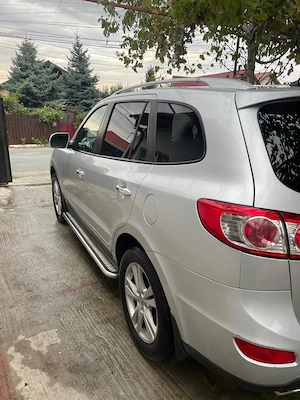 Vând Hyundai Santa Fe 2011 2.2 CRDi 197 CP Automat 4x4   300.000 km.