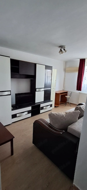 Vând Garsonieră decomandată în Rogerius