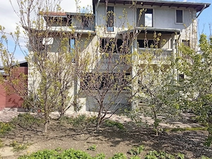 Vind sau schimb casă p+1 în Măgurele 