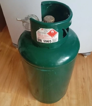Butelie gaz GPL 26 litri noua cu guler si ceas încărcată 