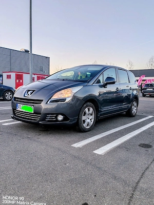 Peugeot 5008 SUV 1.6 Hdi