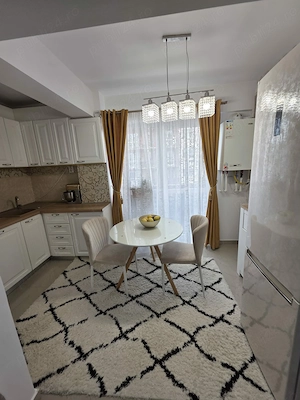 Apartament 3 camere de închiriat   Valea Lupului   complet mobilat și utilat lux. Două locuri de par - imagine 5