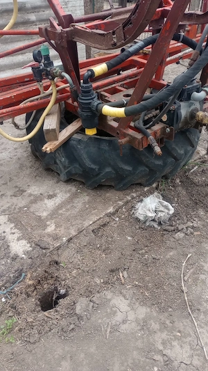 Vând tractor U 650 - imagine 5