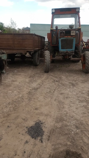 Vând tractor U 650 - imagine 2