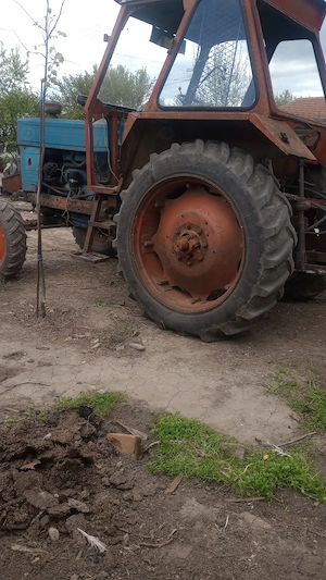 Vând tractor U 650 - imagine 4