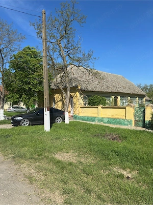 Casă de vânzare!