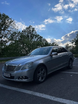 Mercedes E220 - imagine 2