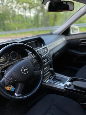 Mercedes E220 - imagine 4