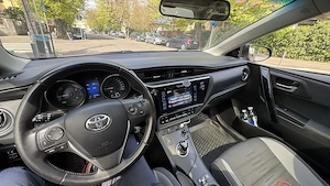 Toyota Auris Combi Hibrid - imagine 3