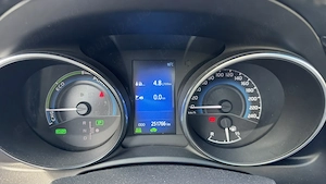 Toyota Auris Combi Hibrid - imagine 4