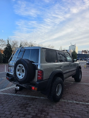Nissan Patrol y61 Lung Autoutilitară  - imagine 2