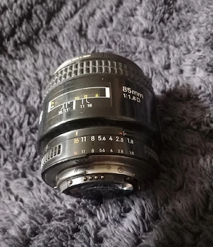 Obiectiv Nikon 85mm