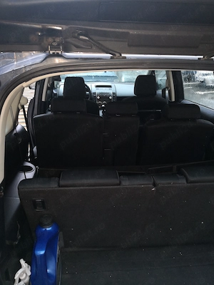 Vând Mazda 5 an fabricație 2010 motorizare 1,8 benzină 7 locuri km 198000 stare Perfecta 4500 euro  - imagine 3