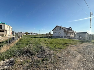 Teren intravilan 700 mp