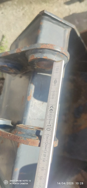 cupa miniexcavator  - imagine 3