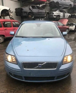 Dezmembrez Volvo S40 2.0d 136cp 2005 - imagine 3