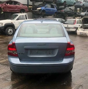 Dezmembrez Volvo S40 2.0d 136cp 2005 - imagine 5