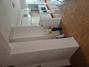 Dau in chirie apartament cu 3 camere