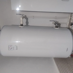 Vând boiler electric Tesy 