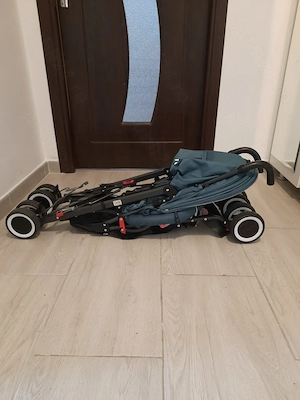 Vand carucior tip umbrela cu husa de ploaie