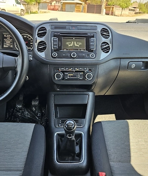 VW Tiguan 1.4TSI 4Motion Navigatie DubluClima SenzoriParcare Bluethoot CamerăMarșarier Euro5  - imagine 8