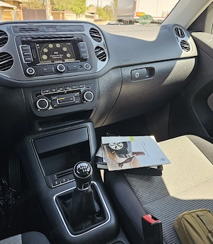 VW Tiguan 1.4TSI 4Motion Navigatie DubluClima SenzoriParcare Bluethoot CamerăMarșarier Euro5  - imagine 10