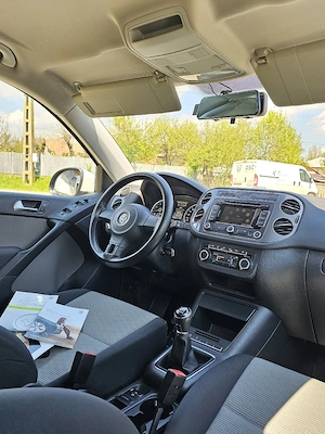 VW Tiguan 1.4TSI 4Motion Navigatie DubluClima SenzoriParcare Bluethoot CamerăMarșarier Euro5  - imagine 11