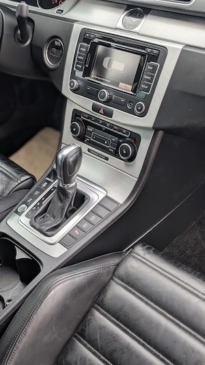 Volkswagen Passat B7 Highline 1.4 tsi benzina 122cp Euro 5 Automata Dsg Xenon, Piele, Keyless - imagine 8