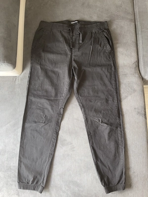 Pantaloni House conditie foarte buna