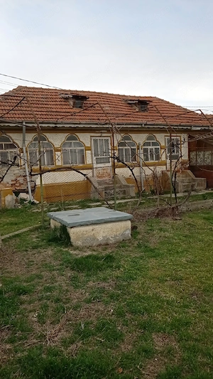 Vanzare teren cu casă - imagine 3