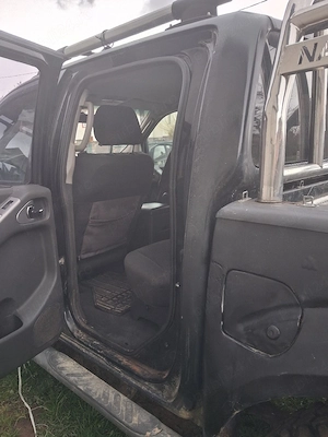 Nissan Navara d40  - imagine 8
