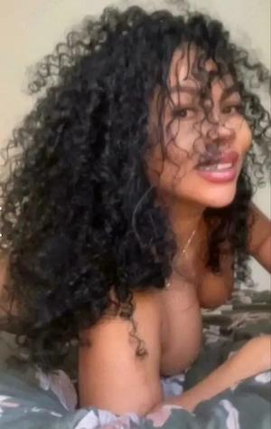 buna sunt Ramona 