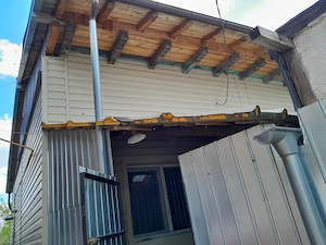 Vand casa zona piata centrala