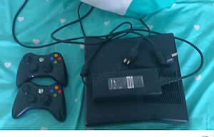 xbox 360 cu doua controlare si jocuri,merge sa le achizonezi pe toate separat sunt foarte curate - imagine 2