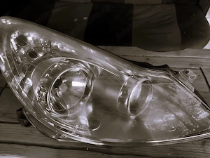 Far stanga si dreapta Opel Corsa D 2006-2010