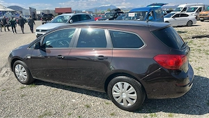 Opel Astra J  1.4i 101cp - imagine 4