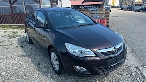 Opel Astra J  1.4i 101cp - imagine 2